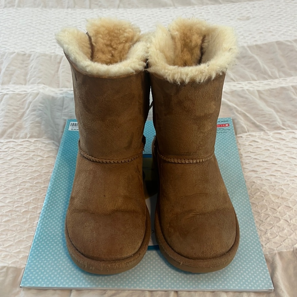 Ugg Bailey Bow girls boots- chesnut